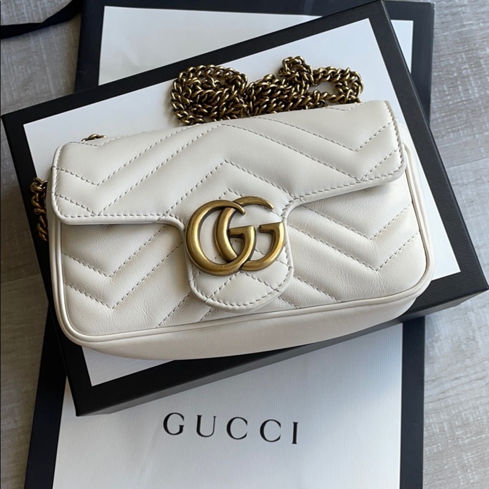 Gucci Marmont matelassé leather super mini bag